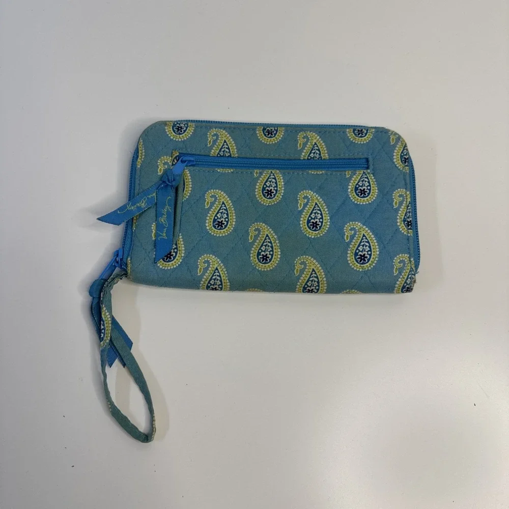 Vera Bradley Paisley Zip-Around Wristlet Wallet Retired Burmuda Pattern